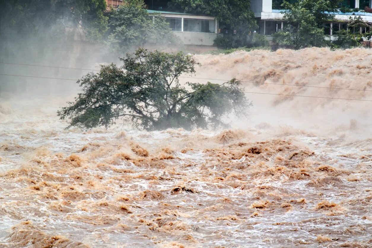 Flood natural disaster. Природные катаклизмы. Водные стихийные бедствия. Природные катаклизмы наводнение. Засуха и наводнение.