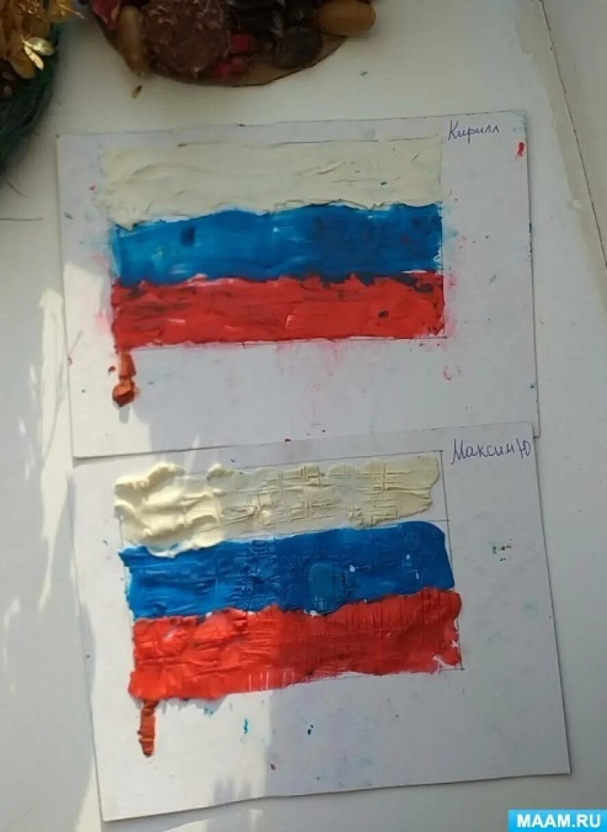 Гр. Пластилинография российский флаг в средней группе. Пластилинография флаг россии в старшей группе. Лепка флаг россии средняя группа. Рисование российский флаг старшая группа.