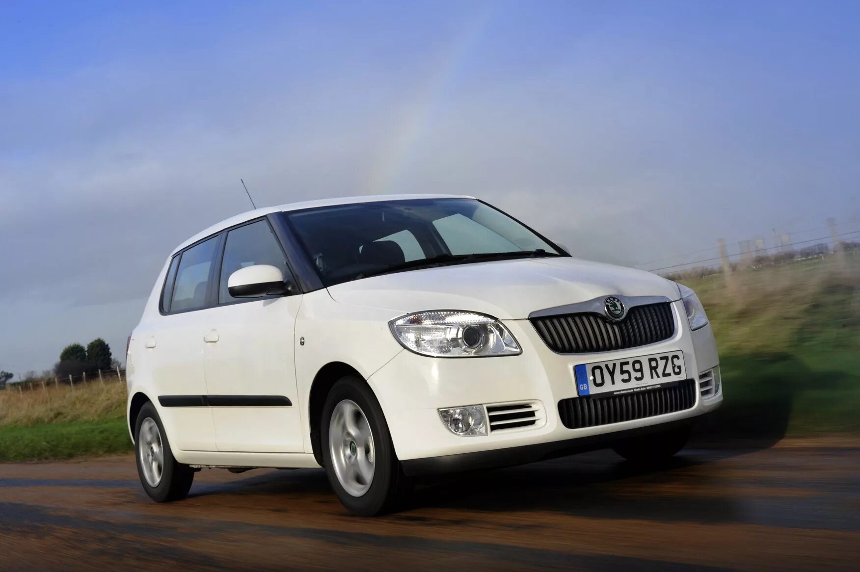 Купить шкоду фабию москва. Шкода Фабия 2007. Skoda Fabia 2009. Skoda Fabia хэтчбек 2007. Skoda Fabia 2007-2015.