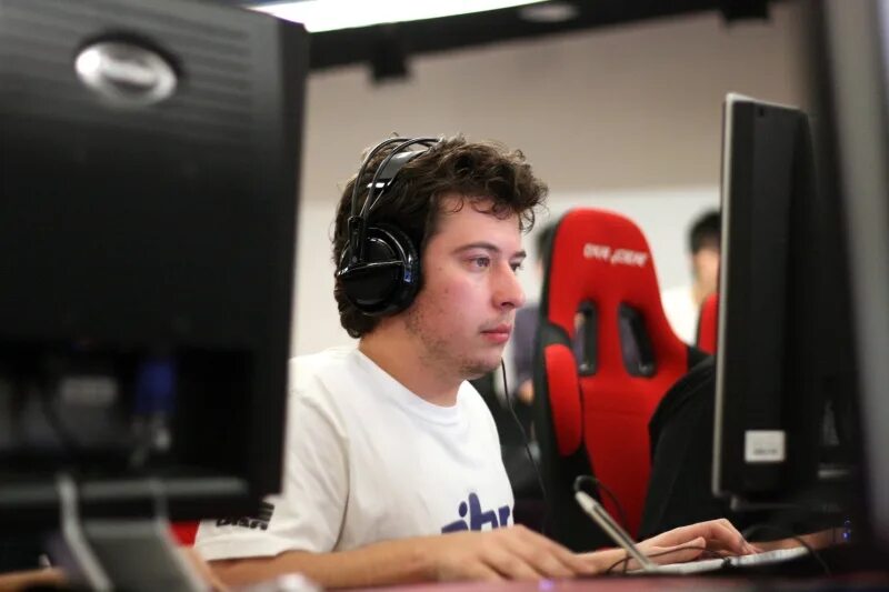 Competitive cs