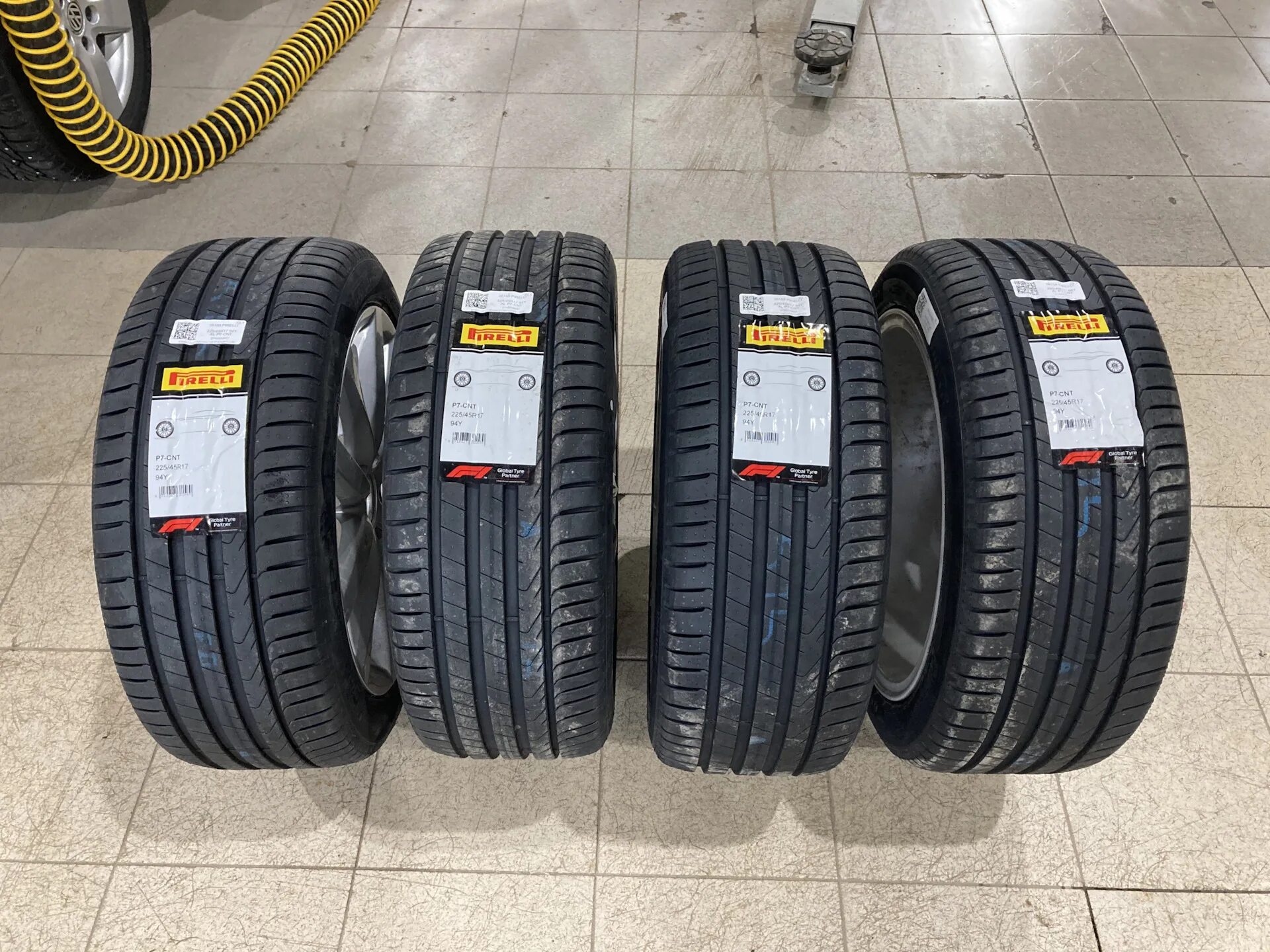 Летние шины 215 55 r16 купить. Pirelli Powergy 225/45 r17. Pirelli Powergy 235/45 r17. Pirelli Powergy r17 235/55. Pirelli Powergy 205/50 r17.