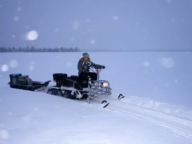 Www snowmobile ru. Снегоход по глубокому снегу. Самый проходимый снегоход по глубокому снегу. Самый проходимый снегоход по глубокому снегу самоделки. Самый проходимый снегоход по глубокому снегу самодельные.