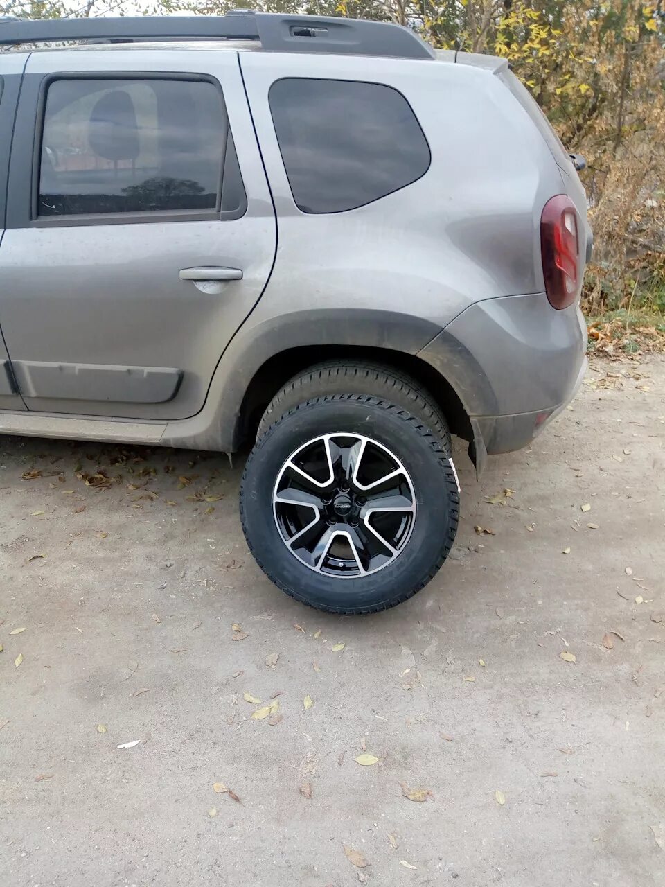 Диск колесный дастер купить. Диски Рено Дастер 16. Renault Duster диски r16. Литые диски r16 Renault Duster. Диски Renault Duster r16 оригинал.