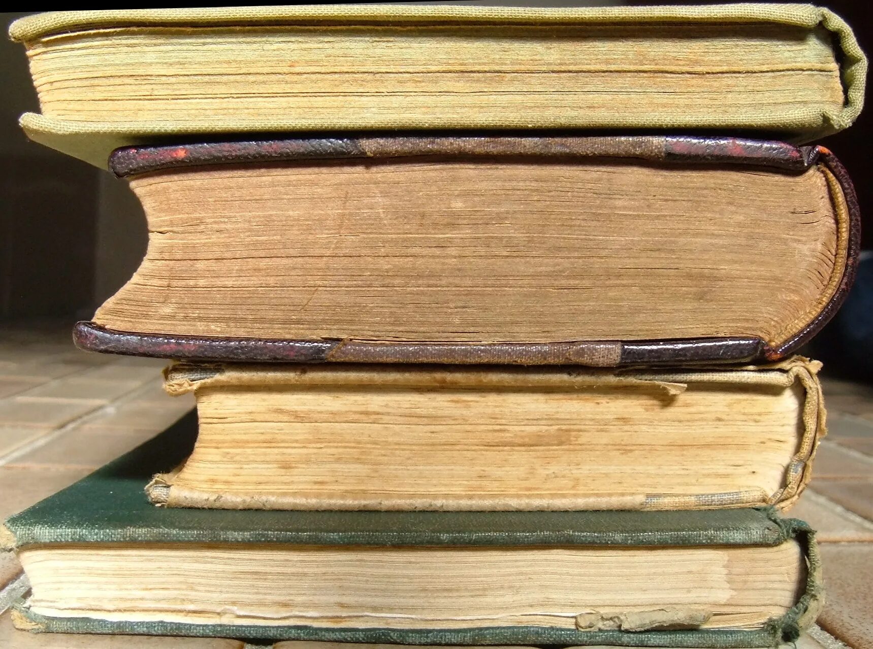 Книжная сторона. Книги корешками к стене. Книжная сторона. Библиотека фон. Элементы книги.