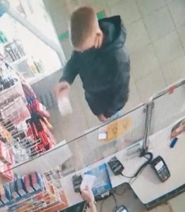 Украденный мальчик видео. Мальчик ворует в магазине. Кража денег в магазине. Кража подростков в магазинах.