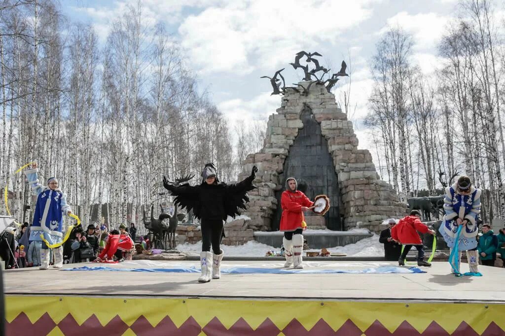 Вороний день праздник хантов. Ханты и манси Вороний день. Манси праздник Вороний день. Вороний день Ханты Мансийск. Ханты праздник Вороний день.