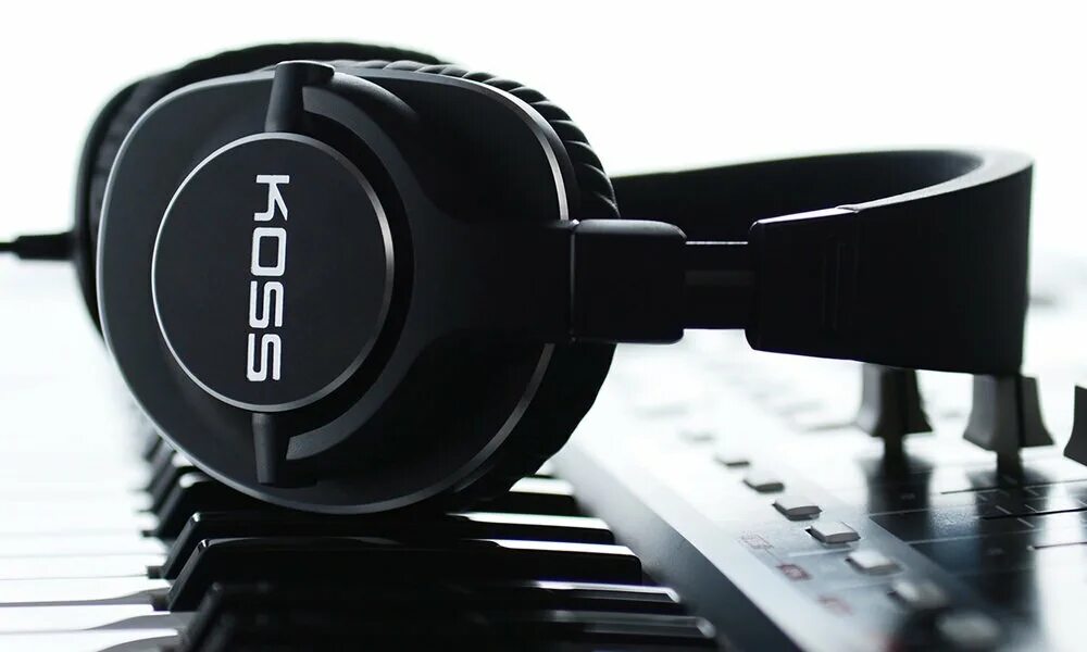 Koss наушники ur20 (шнур 1. Косс песни. Koss qz-99. Наушники koss ur23ik black. Headphones 1981 koss.