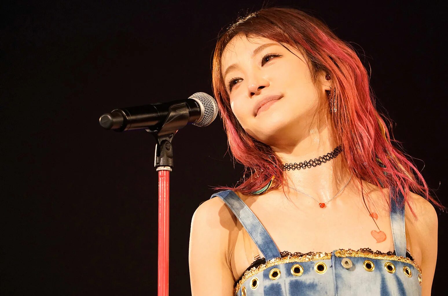 Lisa википедия. Lisa Singer. Риса Орибэ. Лиза Япония. Lisa японская певица 2021 фото.