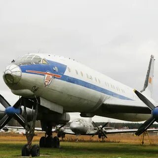 Самолет с инициалами туполева