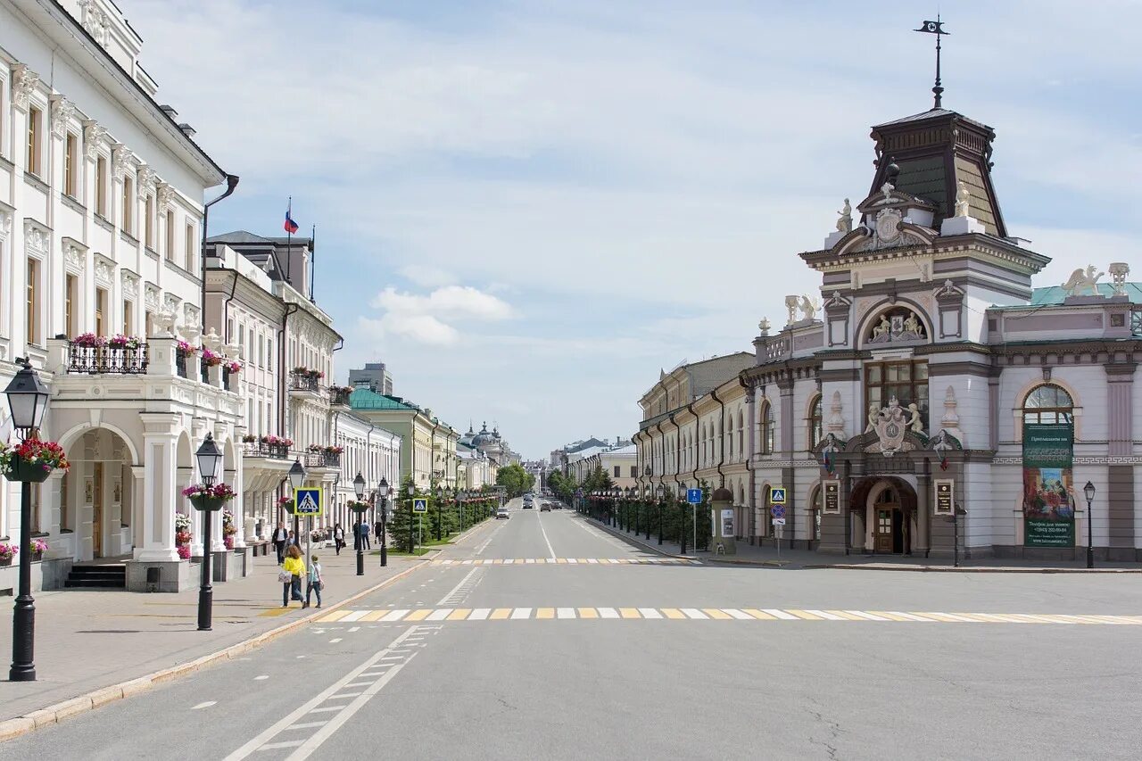 Казань места куда сходить. Казань центр города. Республика Татарстан, Казань, улица Баумана. Национальный музей улица Баумана Казань. Казань улицы в центре.