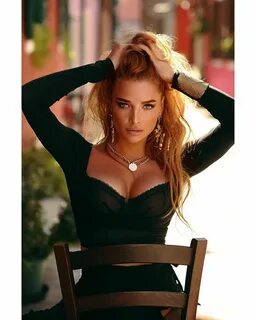 Tatyana Lyutaevaning yalangoch fotosuratlari va videolari