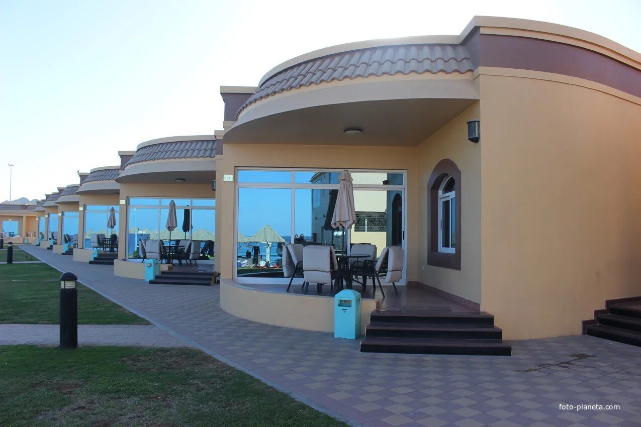 Royal beach hotel resort fujairah. Роял Бич Фуджейра. Royal Beach Hotel & Resort Fujairah Фуджейра. Royal Beach Hotel Fujeirah 4* (Фуджейра)Royal Beach Hotel Fujeirah 4* (Фуджейра). Дибба ОАЭ.