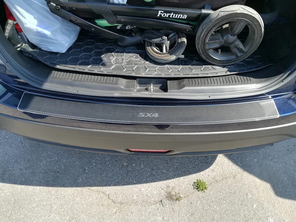 Накладка на бампер сузуки. Накладка на бампер сузуки sx4. накладка на задний бампер suzuki sx4. накладка на задний бампер suzuki sx4 хэтчбек. накладка на задний бампер сузуки sx4 2010 года.