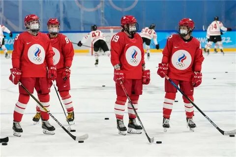 Канада играет