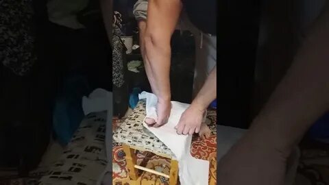 Понюхал портянку и аж заколдобился