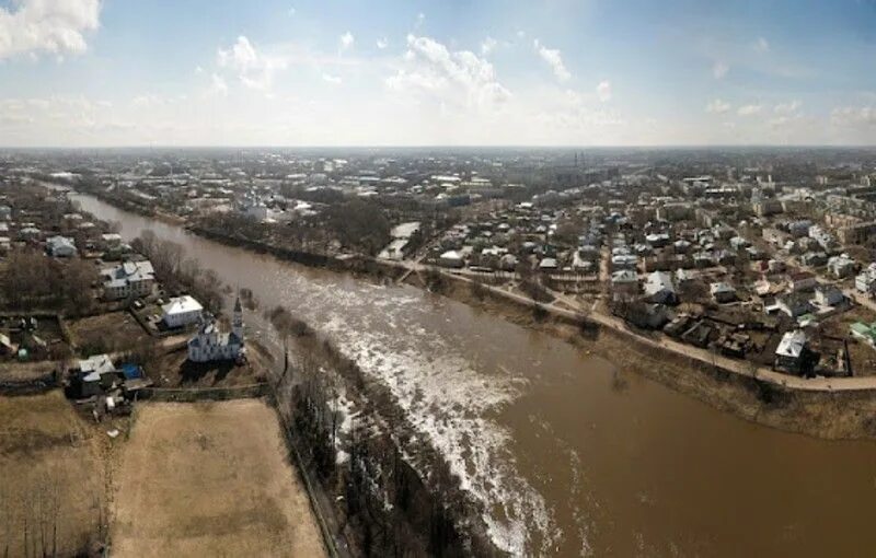 Уровень воды в вологде сегодня. Михальцево Вологда. Плотина в Михальцево Вологда. Плотина Тошня Вологда. Вологда с высоты птичьего полета.