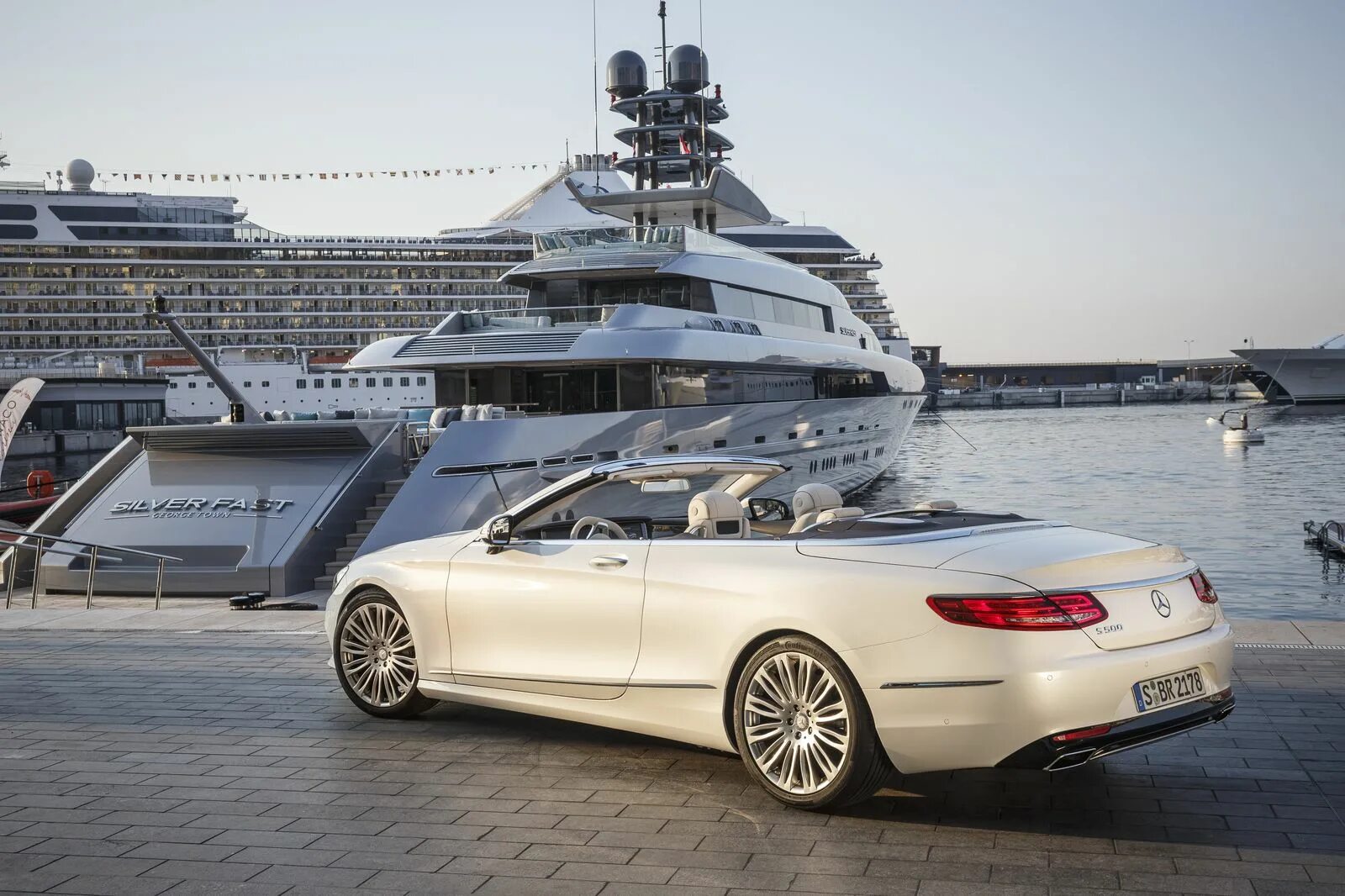 Мерседес s500 кабриолет. Лакшери машины. Мерседес майбах. Мерседес роскошь. Мерседес амг кабриолет.