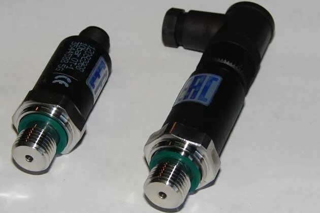 Датчик давления для частотного преобразователя. Схема подключения скважинного насоса с частотником. Датчик давления воды watts bar. 5 bar. Датчик давления apz 2412.