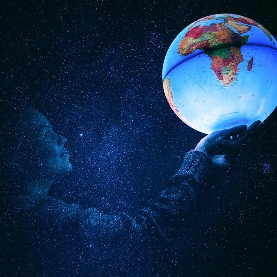 Девушка на фоне космоса. Земной шар. Планета женщин. Девочка космос.
