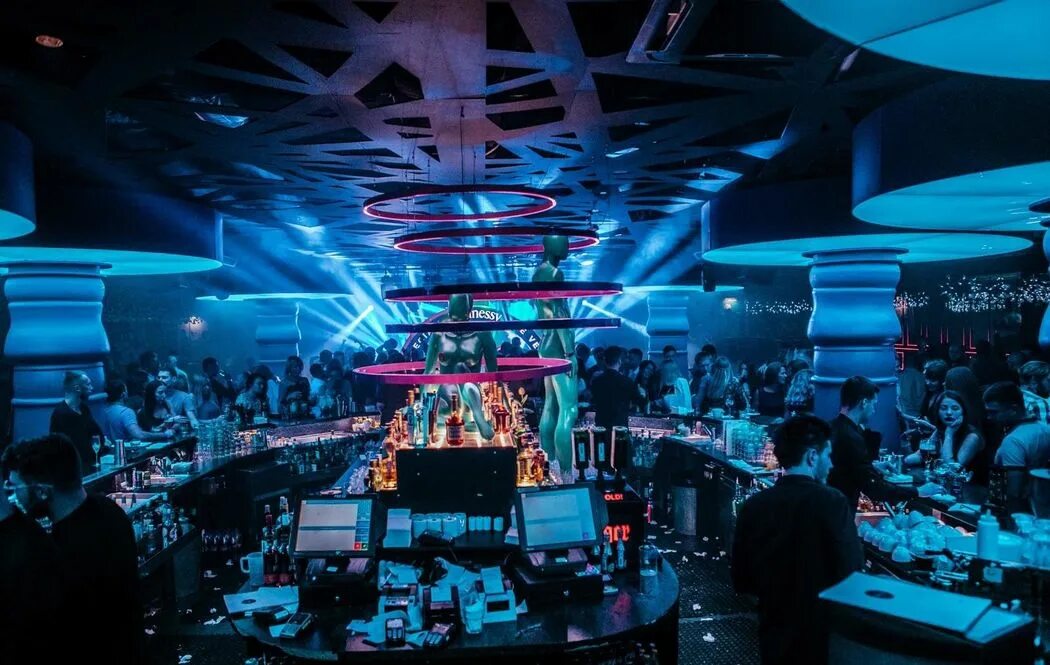 Танцпол в клубе. Корпоратив. Circus концерт холл красноярск. Танцпол красноярск. Циркус красноярск клуб.