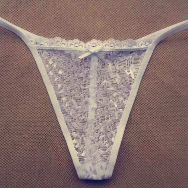 Стринги ниточки женские. Грязные женские стринги. Первые стринги. Трусы-стринги "red 0965 ministring - aubergine". Стринги женские с вырезом.