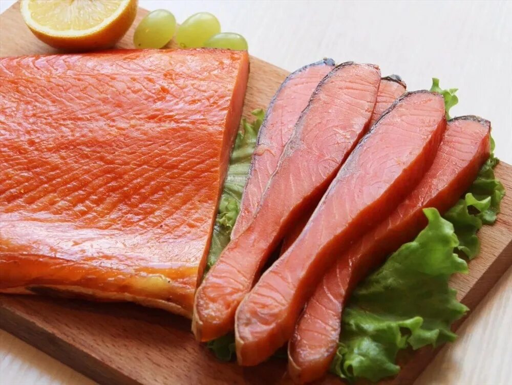 филе чавычи холодного копчения. кета филе пласт. кета филе пласт. кета холодного копчения. филе кеты фото.