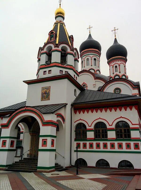 Храм Живоначальной Троицы в старых Черемушках. Храм Животворящей Троицы в Черемушках. Храм в Черемушках ул Шверника. Шверника храм Живоначальной Троицы. Живоначальная троица в старых черемушках