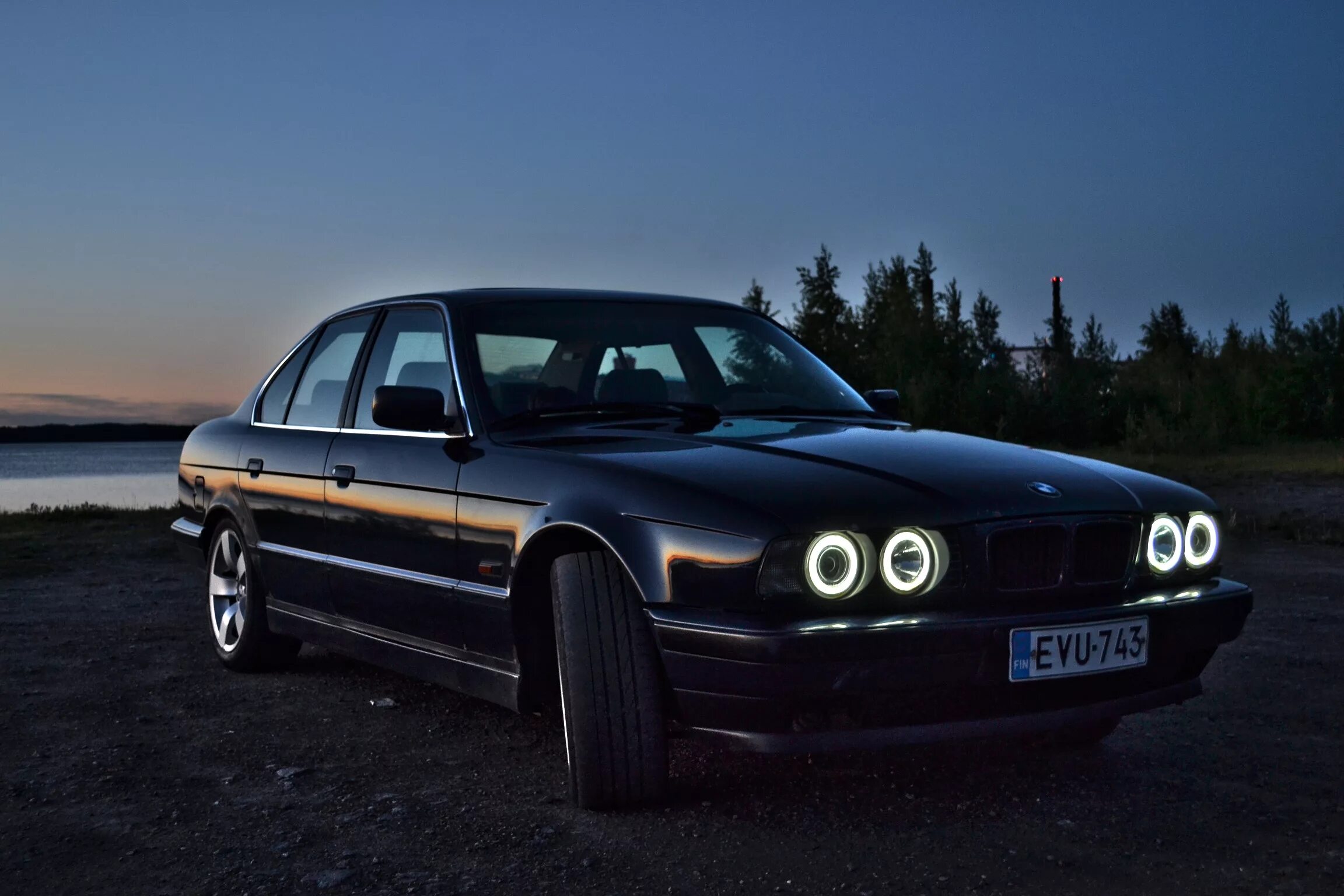 Где найти бмв. Bmw 525 e34. bmw 525 e34 черная. bmw e34 525i. бмв e34 сток.
