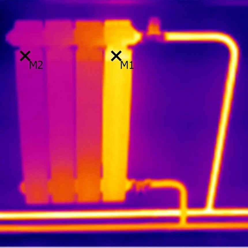 Тепловые утечки. Тепловизор утечка тепла. Тепловизор для выявления утечки тепла. Место утечки тепла на тепловизоре. Тепловизионное обследование теплый пол.