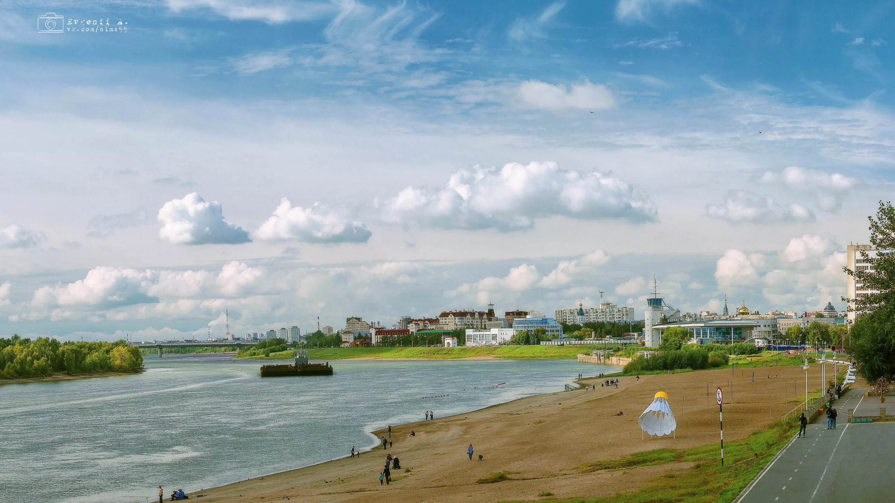 слияние иртыша и оми в омске. реки иртыш и омь омск. набережная реки иртыш омск. река омь в омске. красота реки иртыш омск.