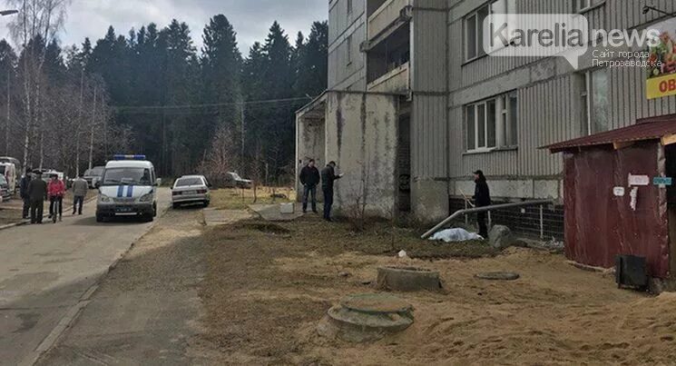 Стройка на улице. Картодром петрозаводск кукковка. Петрозаводск 2000 год. Кукковка петрозаводск. Пожар картинки.