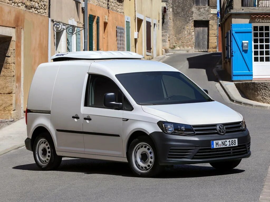Volkswagen caddy van. Кадди грузовая. 8 2005. Фольксваген кадди грузовой фургон. Фольксваген кадди фургон.