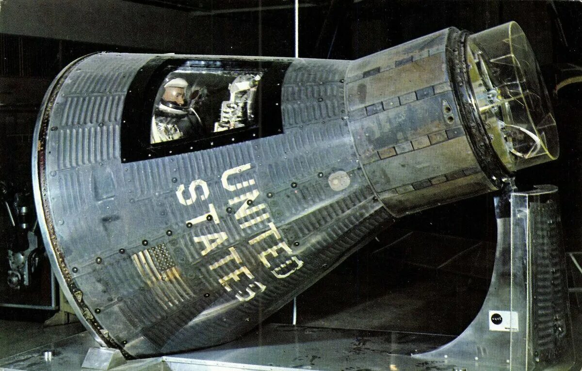 Первые американские космические полеты. Космический корабль "Меркурий-атлас 6". Космический корабль Меркурий редстоун 3. Корабль Меркурий США. Спускаемый аппарат Меркурий.