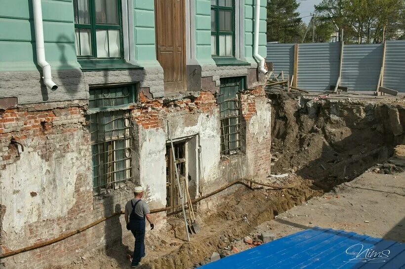 Музей Врубеля Омск раскопки. Политехнический музей закопанные этажи Санкт-Петербург. Политехнический музей в Москве откопали. Музей Врубеля культурный слой. Почему старые части