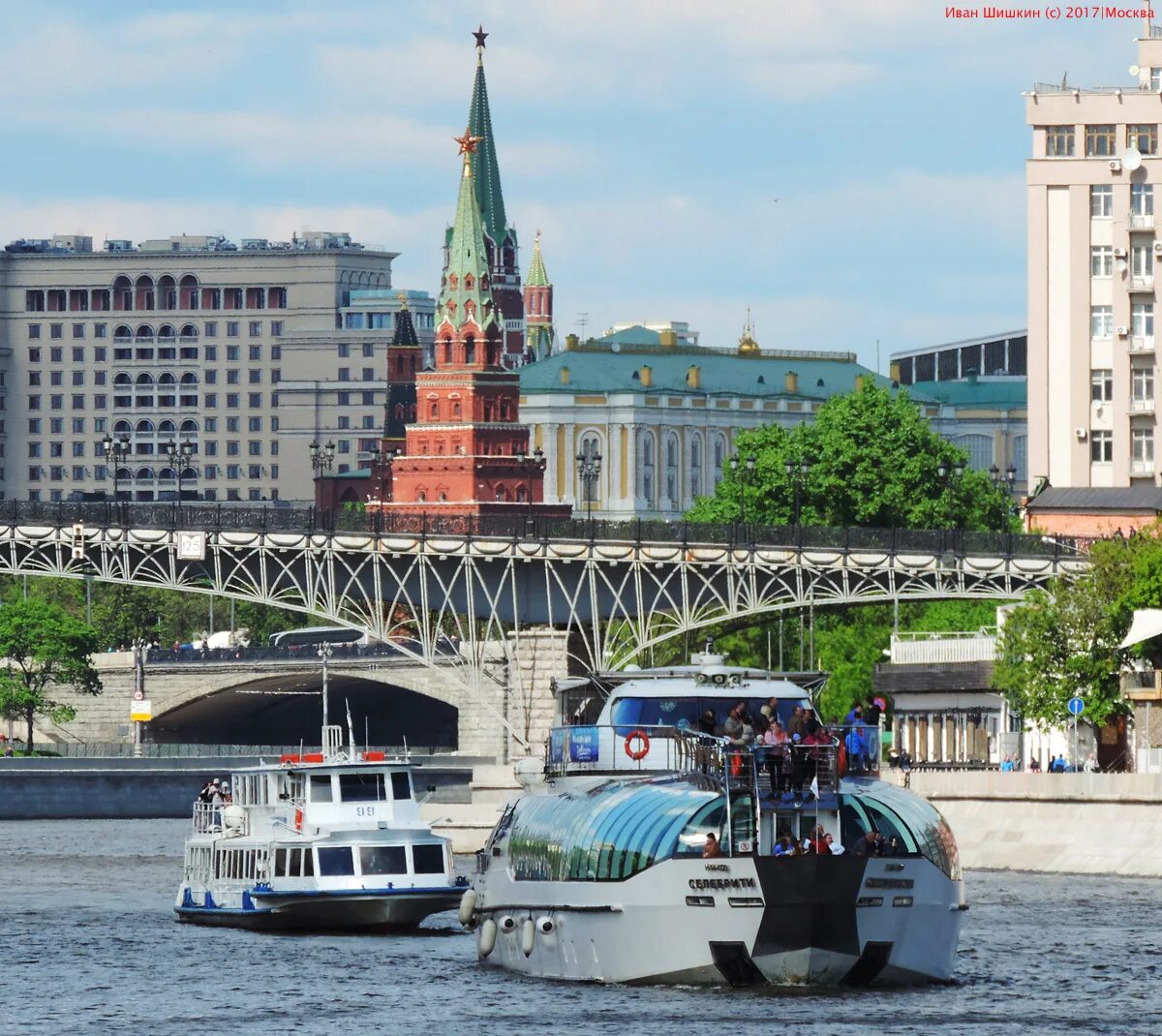 Центр водного транспорта. Речной трамвайчик Рэдиссон. Теплоход Москва 99. Речной трамвайчик по Москве реке. Теплоход селебрити.