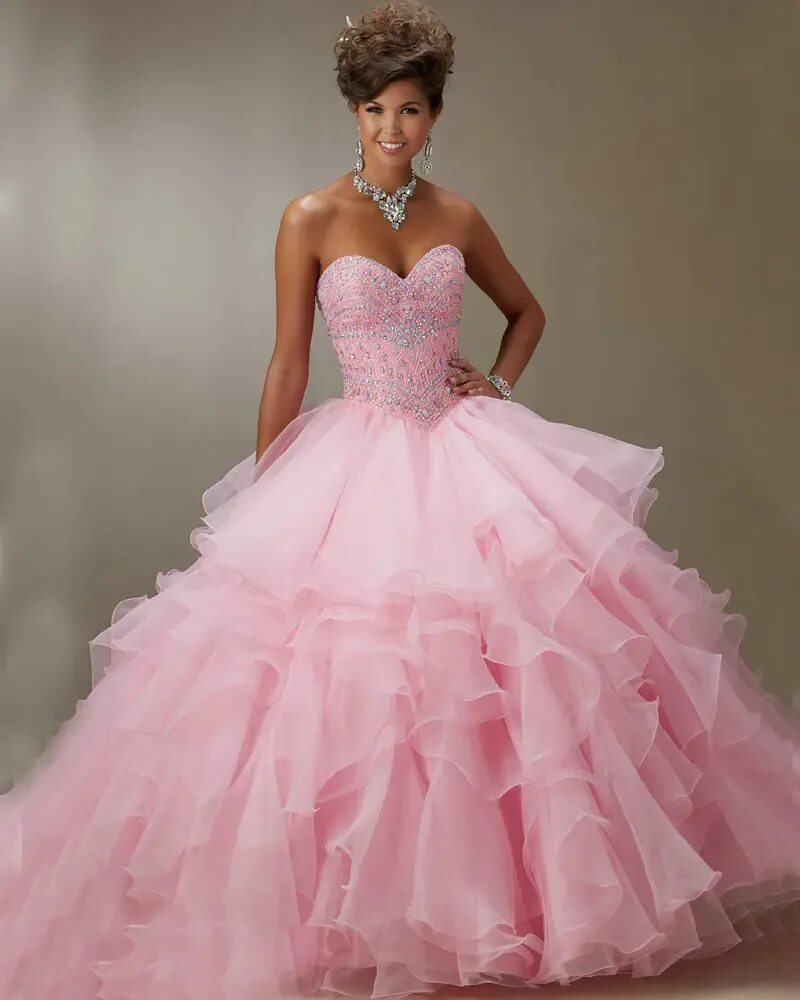 Пышные платья модель. Кинсеаньера платье. quinceanera платья белые. розовое пышное платье. красивые бальные платья.
