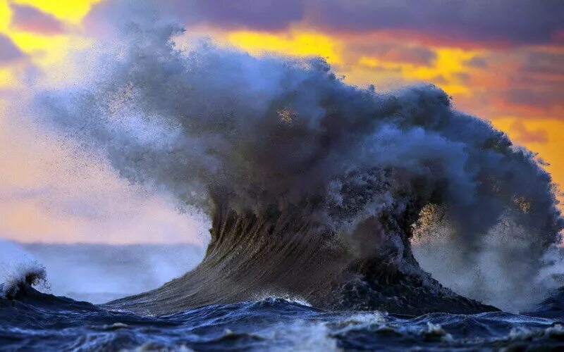 Волны озера Эри фотограф Dave Sandford. Природные стихии Торнадо. Мощь природы. During storm