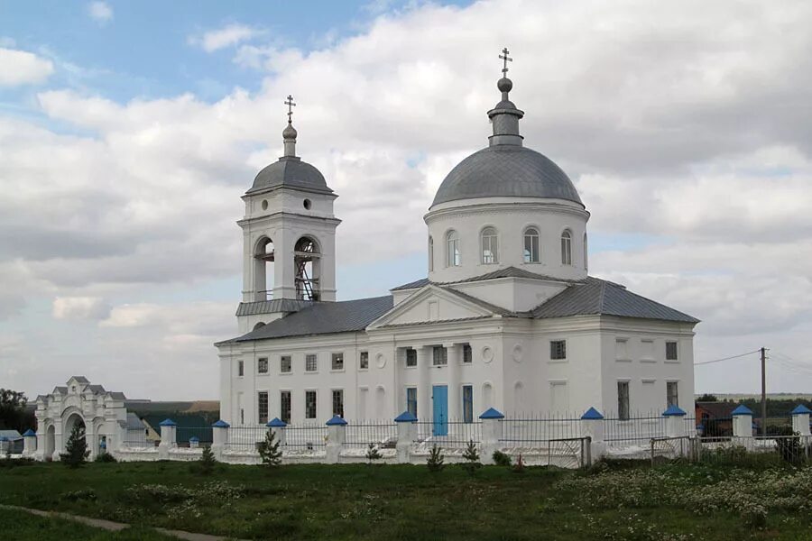 Церковь Арск Татарстан. Покровская Церковь Арск. Храм Покрова Божией матери Арск. Достопримечательности Арска РТ.