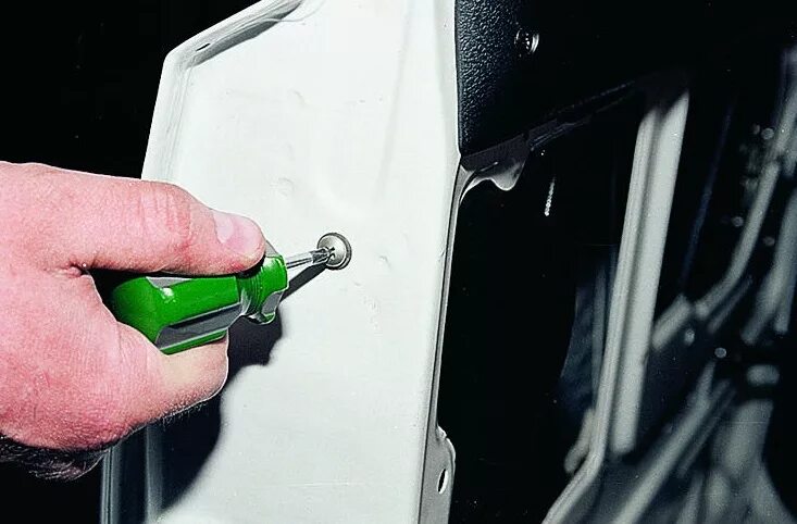 замена замка багажника ваз 2107. замок ваз 2107. замена замков ваз 2107. механизм замка ваз 2107. тяга от.