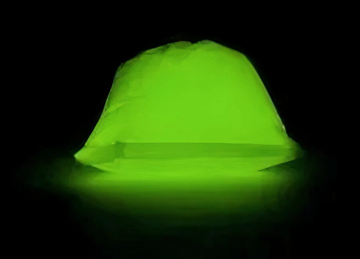 Светящиеся шары. Яркий свет. Светящийся желтый. Светящийся желтый. Шары со светодиодами.