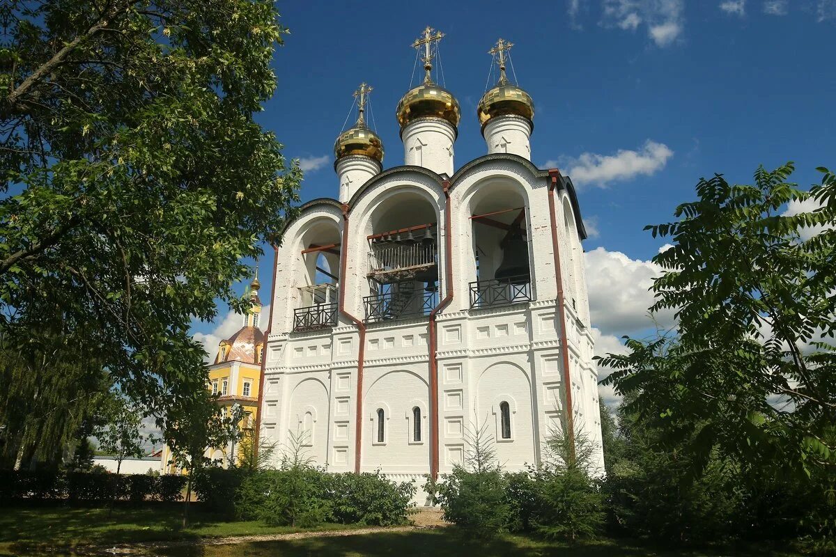 Никольский монастырь в москве. Никольский монастырь Переславль-Залесский. Свято-Никольский монастырь в Переславле-Залесском. Переславль-Залесский Никольский монастырь звонница. Свято Никольский монастырь Переславль.