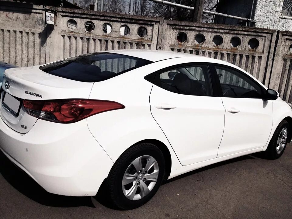 Элантра авито ростов. Диски r16 elantra md. Hyundai elantra 2011. Машина хендай элантра белая 2022. Хендай элантра 2014.