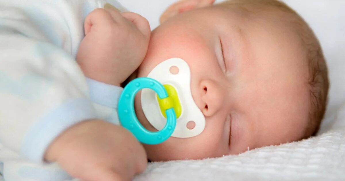 Рекомендации по использованию пустышки. Можно ли соску на ночь. Пустышка для новорожденного при грудном вскармливании. Найди соску. Сосалась в детстве соску.