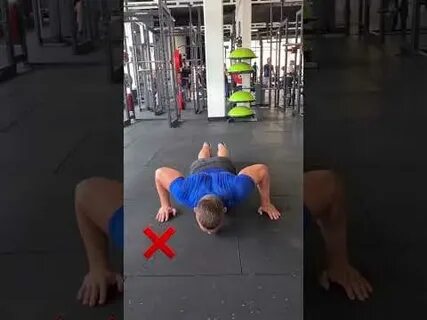 После отжимания болят