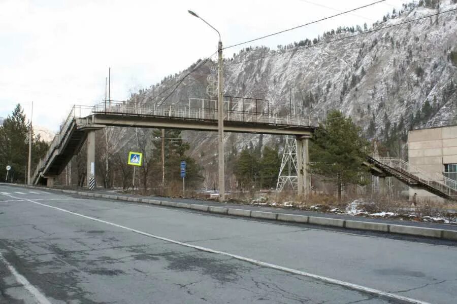 Дорога Саяногорск Черемушки. Трасса Саяногорск Черемушки. Поселок Черемушки Республика Хакасия. ГЭС Республики Хакасия Черемушки. Линза по дороге из саяногорска в черемушки