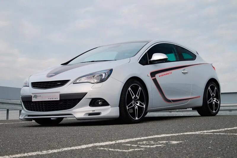 Опель тюнинг купить. Opel Astra GTC. Opel Astra GTC Tuning. Opel Astra j GTC. Opel Astra GTC 2011.