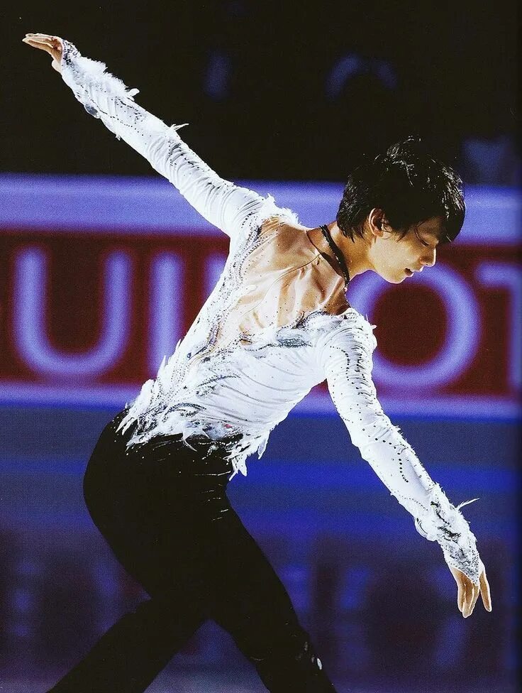 Юдзуру ханю лучшее выступление. Юдзуру ханю. фигурист yuzuru hanyu. юдзуру ханю япония. юдзуру ханю костюмы.