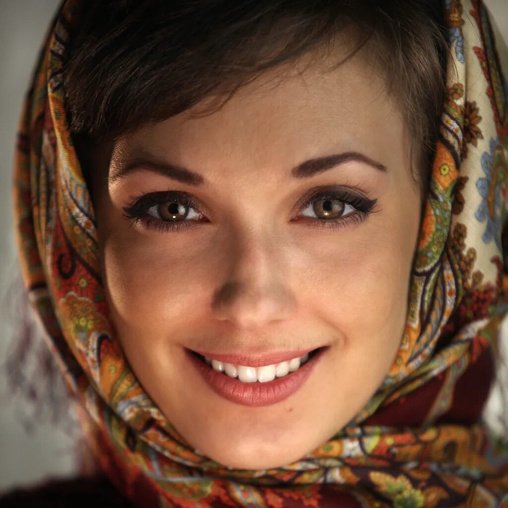 Красивая русская дама. Как выглядят русские женщины современные. Лица красивых алтайских девушек. Красивая русская женщина Соло. Красивые Алтайские девушки.