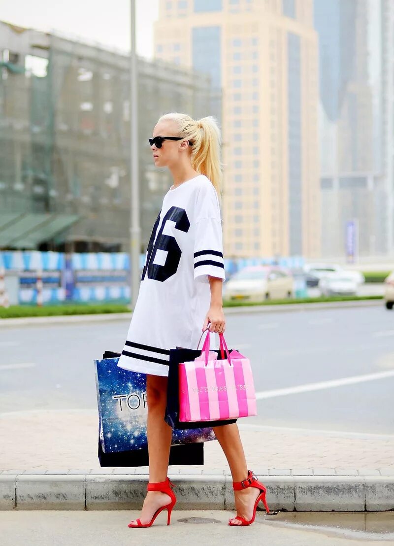 одежда спорт шик фото. спорт шик. спортивно элегантный стиль. спорт-шик стиль в одежде для женщин. оливия палермо бомбер.