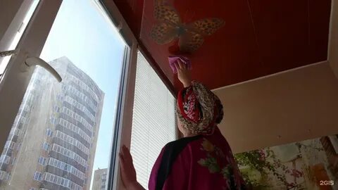 Чем помыть глянцевый потолок на кухне